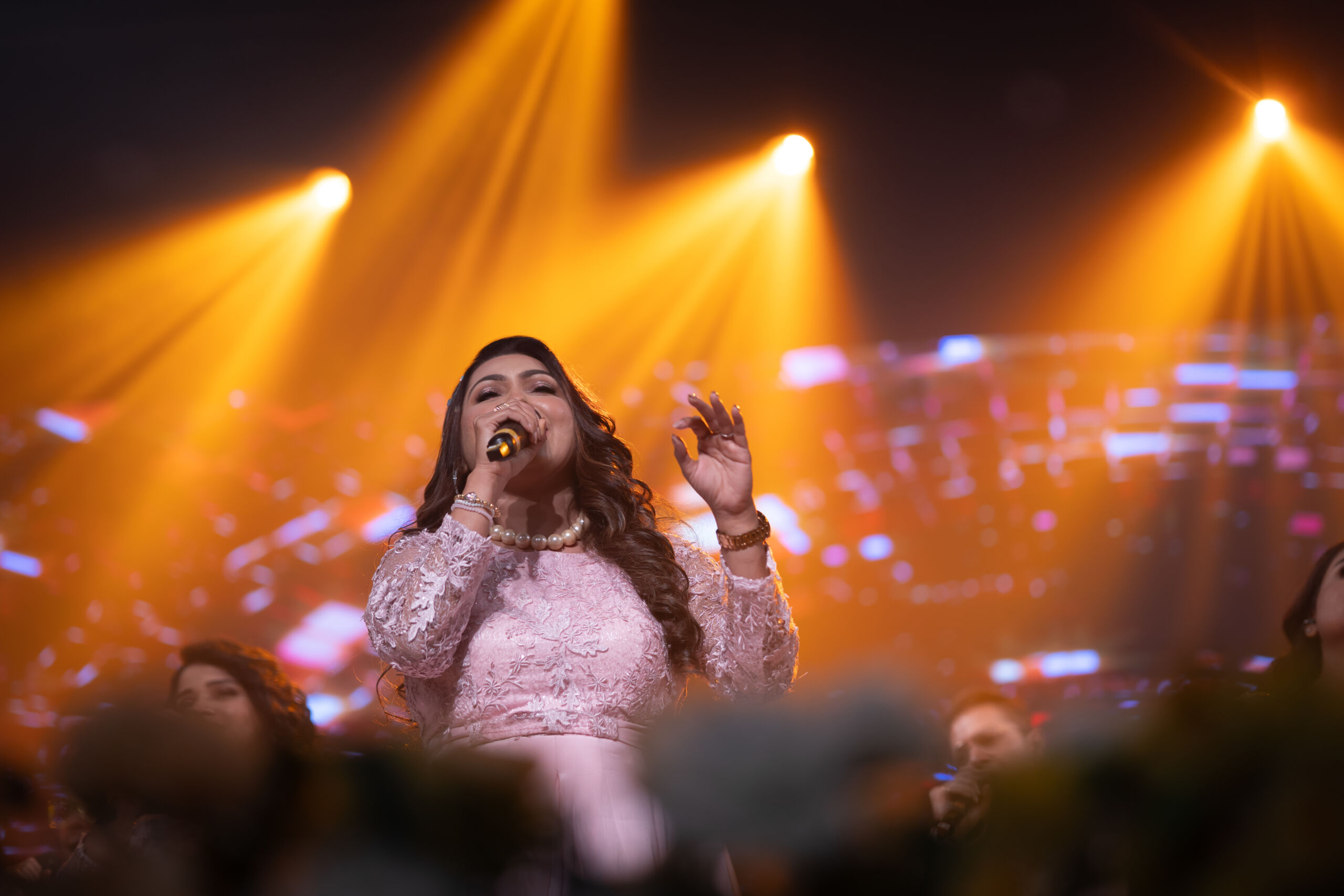 Aarti Wara — The Voice Guiding the Choir